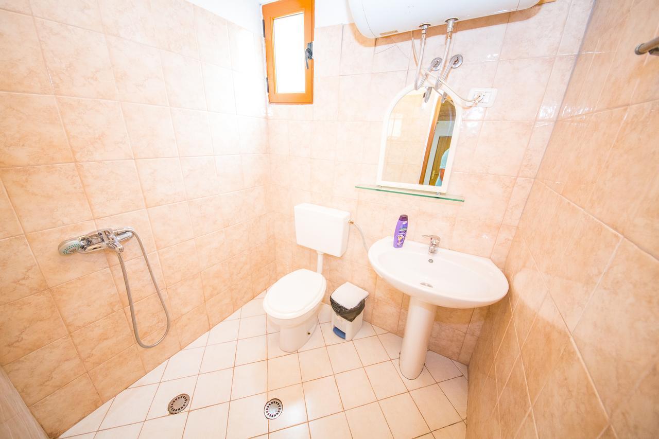 Isi Rooms Vlorë Δωμάτιο φωτογραφία